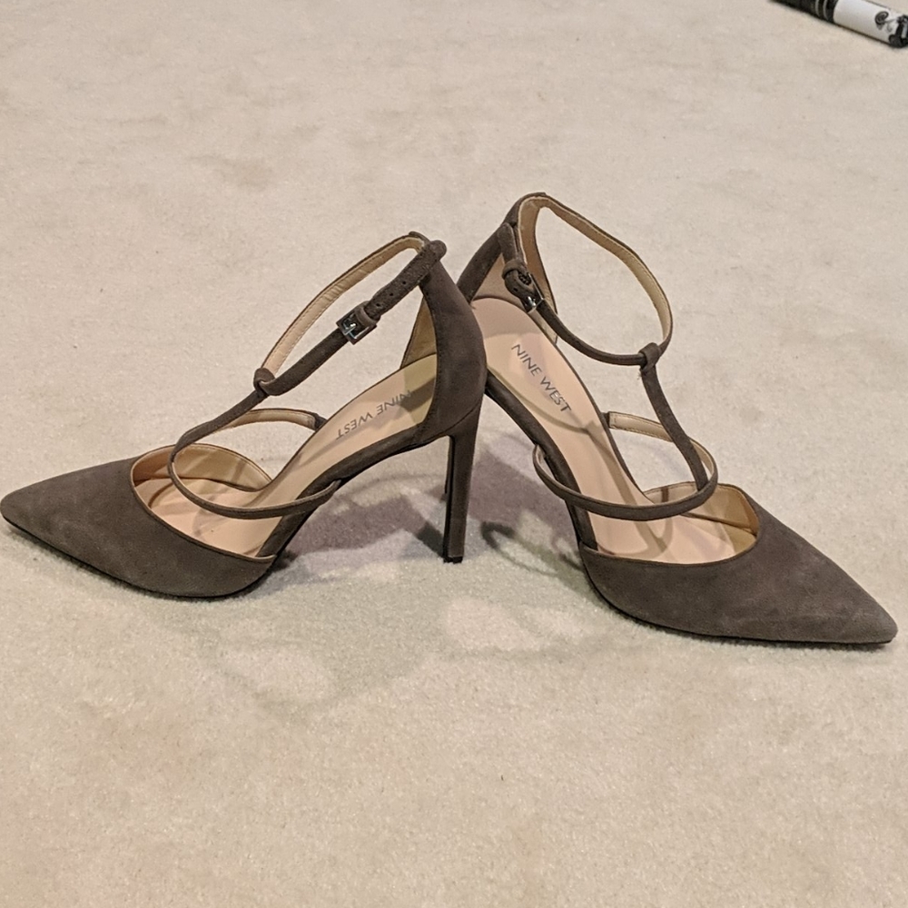 NWOT Nine West Strappy Heela